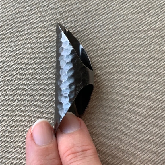 Soixante Neuf Knuckle Ring - Picture 7 of 13